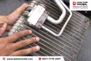 Evaporator AC Mobil Bermasalah, Bisa Jadi Ini Penyebabnya