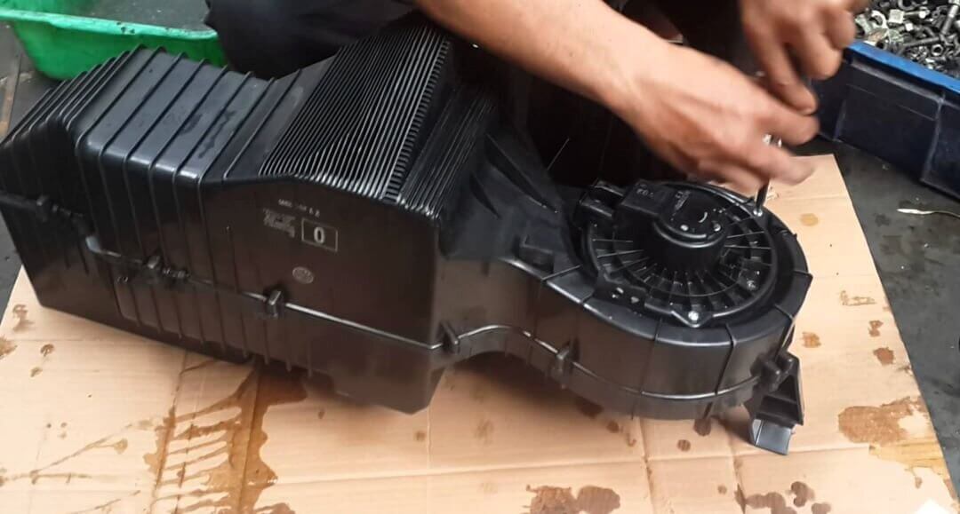Service AC Mobil Sendiri