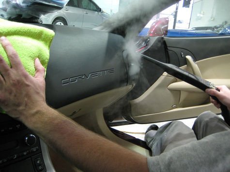 tips membersihkan jamur pada interior mobil