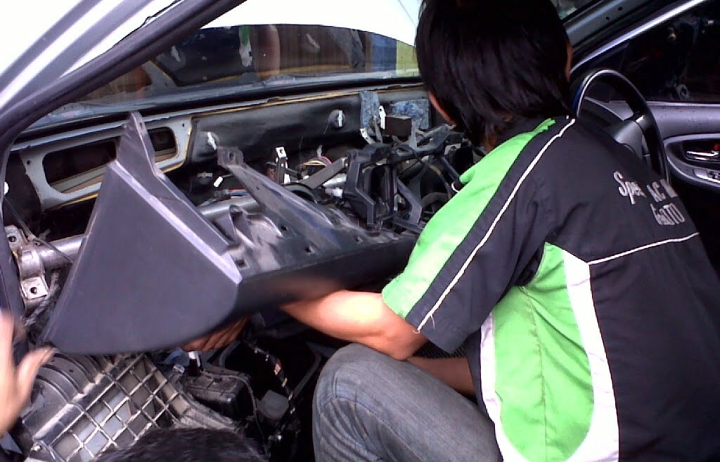 cegah kecurangan pada bengkel service ac mobil