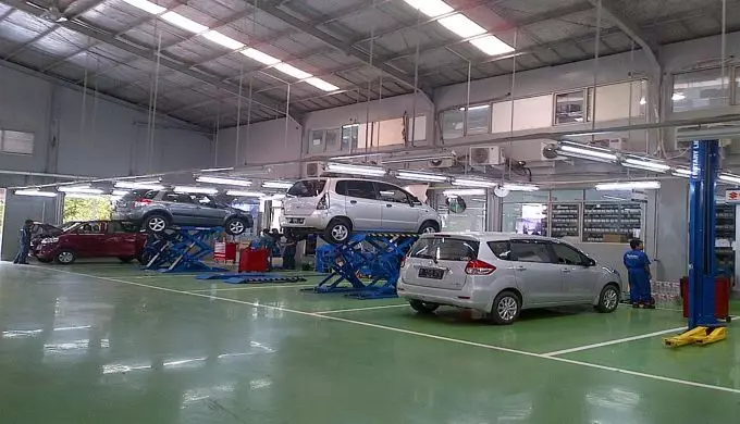 Memilih Bengkel untuk Mobil Kesayangan Anda