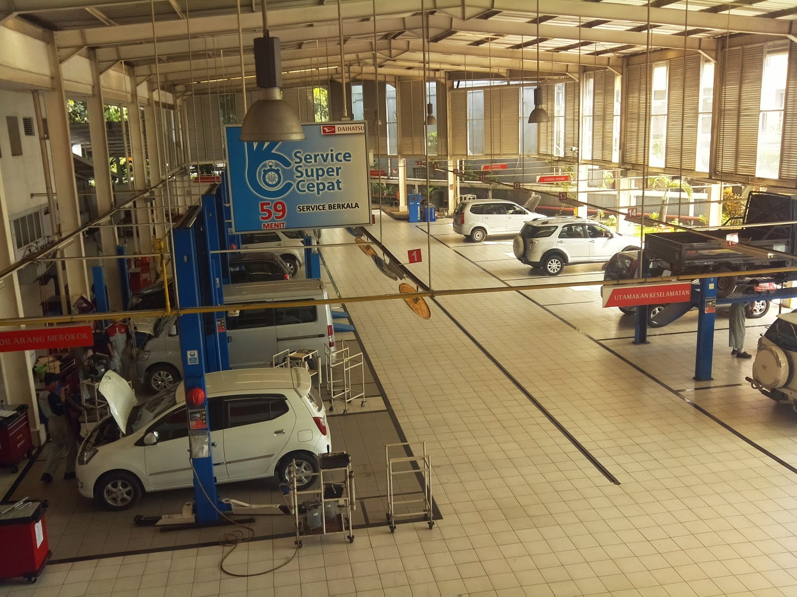 service mobil di cibubur