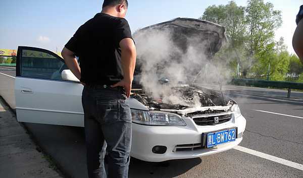 Tips Bengkel Untuk Mengatasi Mesin Mobil Overheat