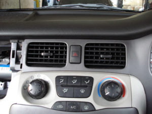 Setel AC mobil Anda