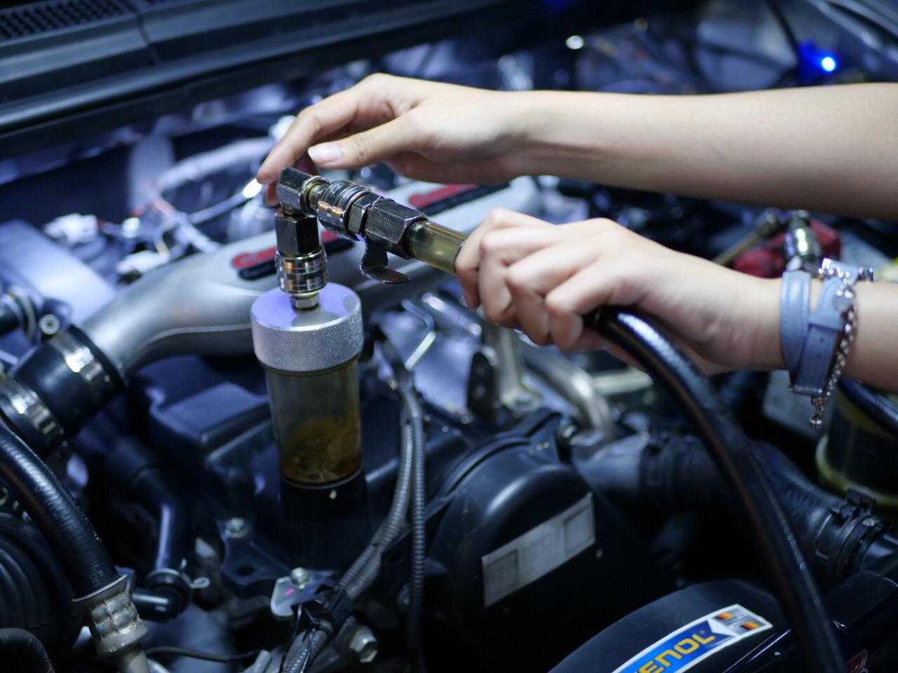 Simak Cara Membersihkan Busi Mobil Yang Tepat