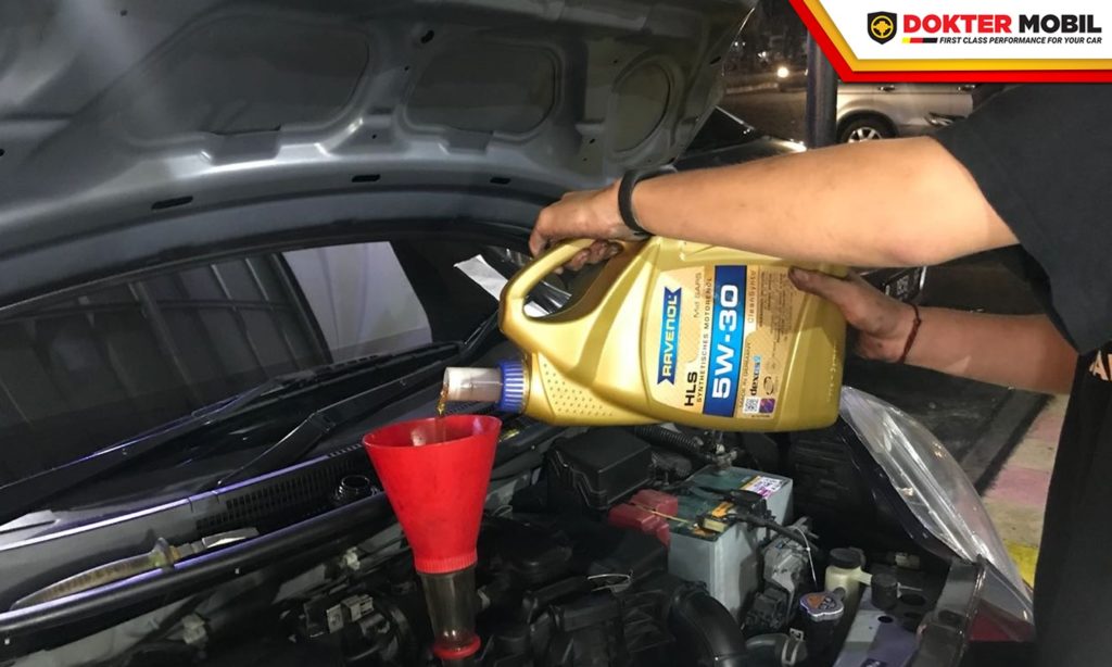 Interval Waktu Mengganti Oli Mobil