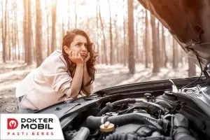 oli rembes dari blok mesin mobil