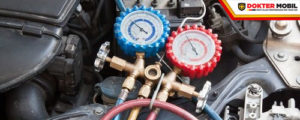 Pengecheckan AC Mobil Menggunakan Alat Ukur Tekanan High dan Low