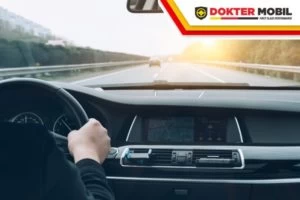 mesin mobil brebet saat digas