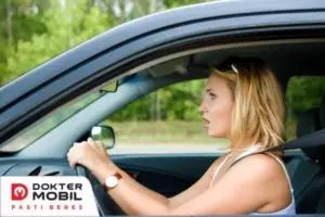 mobil tersendat saat akselerasi