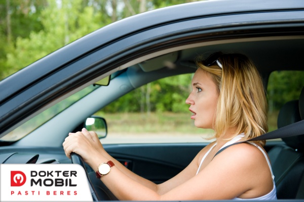 mobil tersendat saat akselerasi