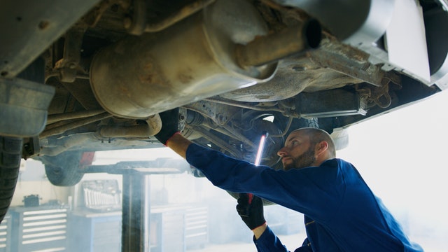 cara menurunkan rpm mobil injeksi
