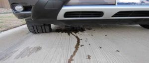Cara memperbaiki oli mesin mobil rembes