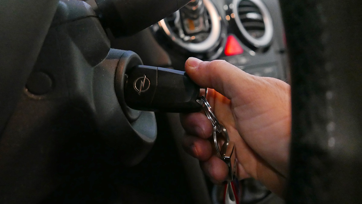 mobil gak bisa distarter