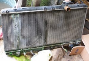 radiator mobil rusak