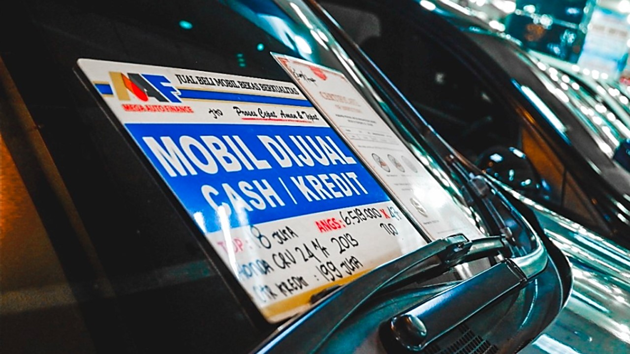 Harga jual mobil anjlok