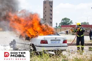 penyebab mobil terbakar
