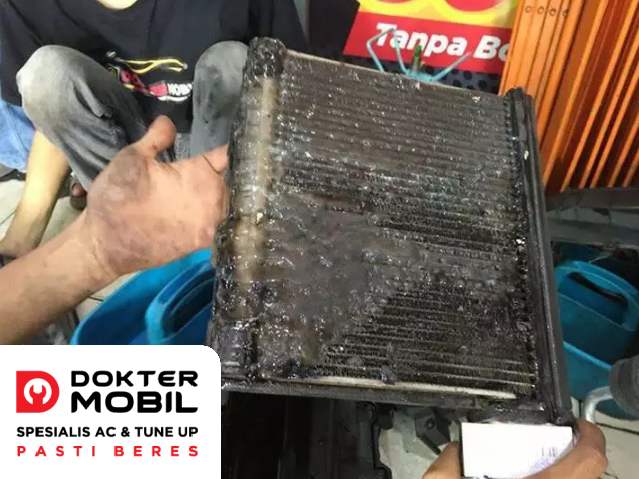 Evaporator AC Mobil Mitsubishi Kotor, Penting Untuk Segera Ditangani