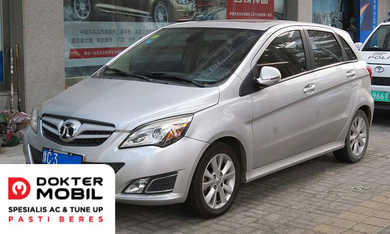 10 Kesalahan Mengendarai Mobil Matic, Berpotensi Sebabkan Kerusakan