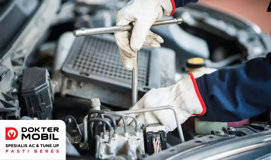 6 Penyebab Kondensor AC Mobil Bocor yang Wajib diketahui
