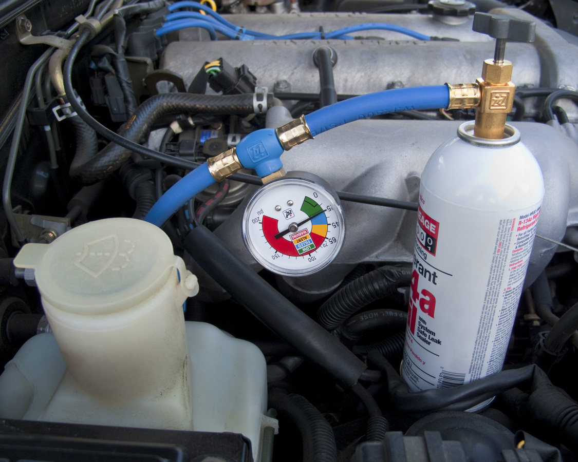 2 Cara Cek Freon AC Mobil, Jangan Tunggu Sampai Bocor!