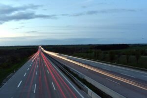 4 Kunci Tips Aman Berkendara di Jalan Tol