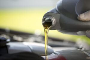 5 Efek Buruk Akibat Oli Mesin Terlalu Kental