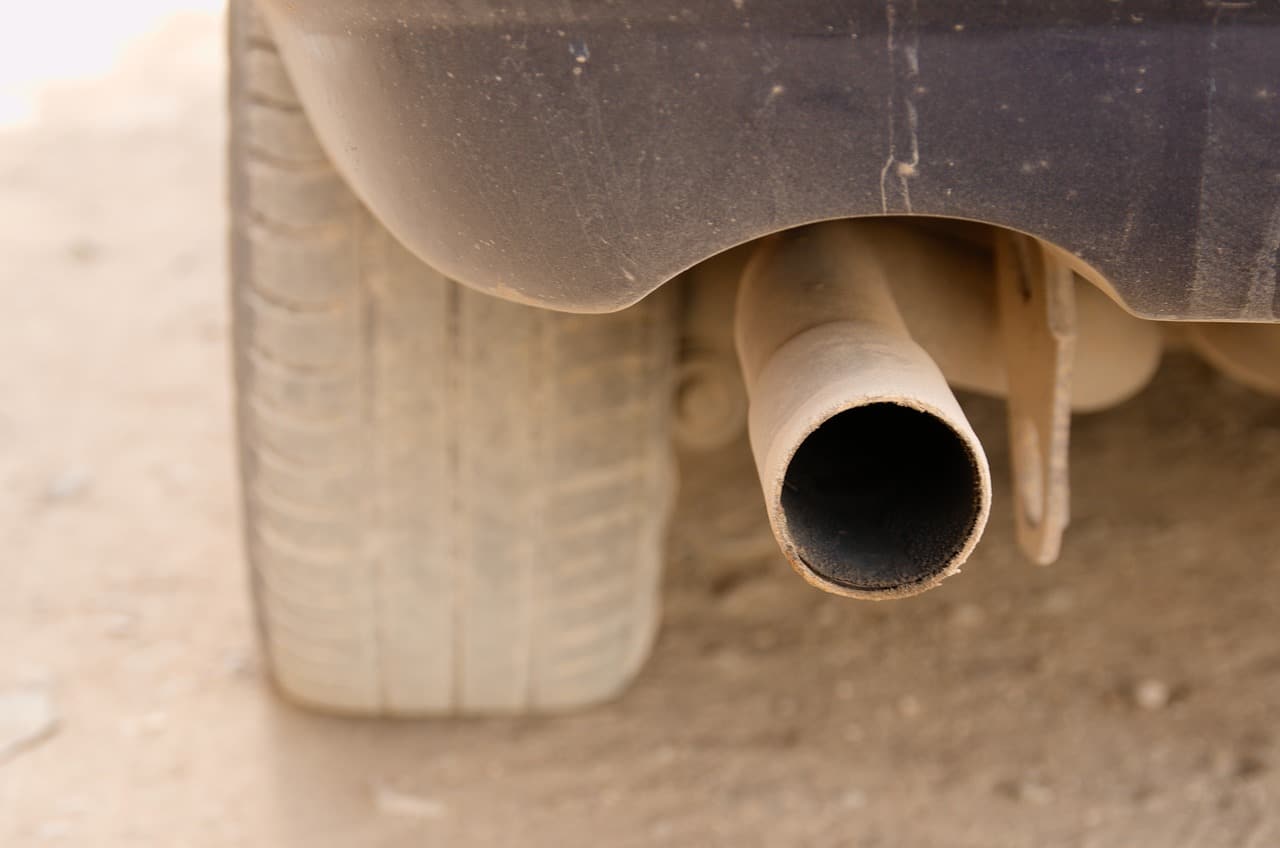 Knalpot Mobil Keluar Air, Apakah Wajar
