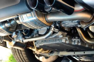 Penyebab dan Tanda Knalpot Mobil Bocor