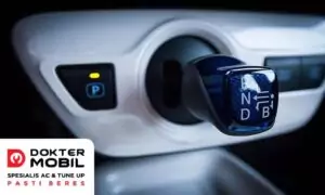 Posisi Transmisi Mobil Matic di Lampu Merah N atau D
