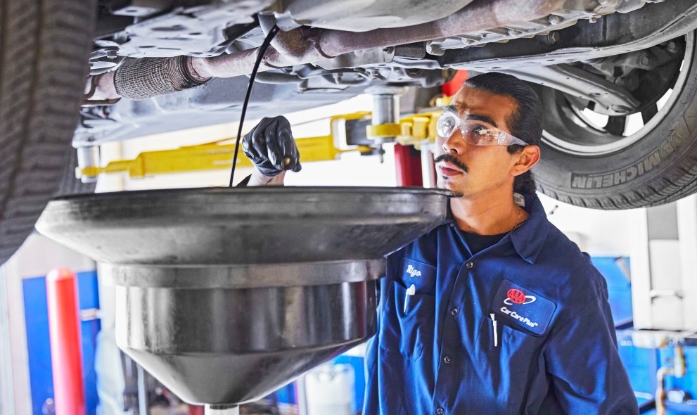5 Cara Ganti Oli Mobil Baru, Mudah & Sesuai Kilometer