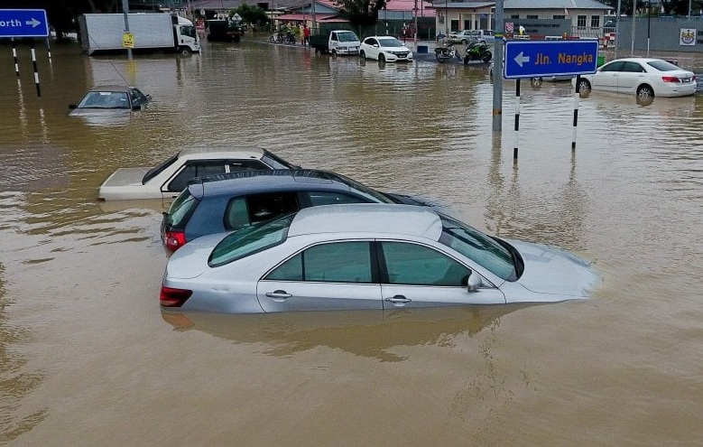 5 Resiko Mobil Bekas Banjir yang Wajib diketahui
