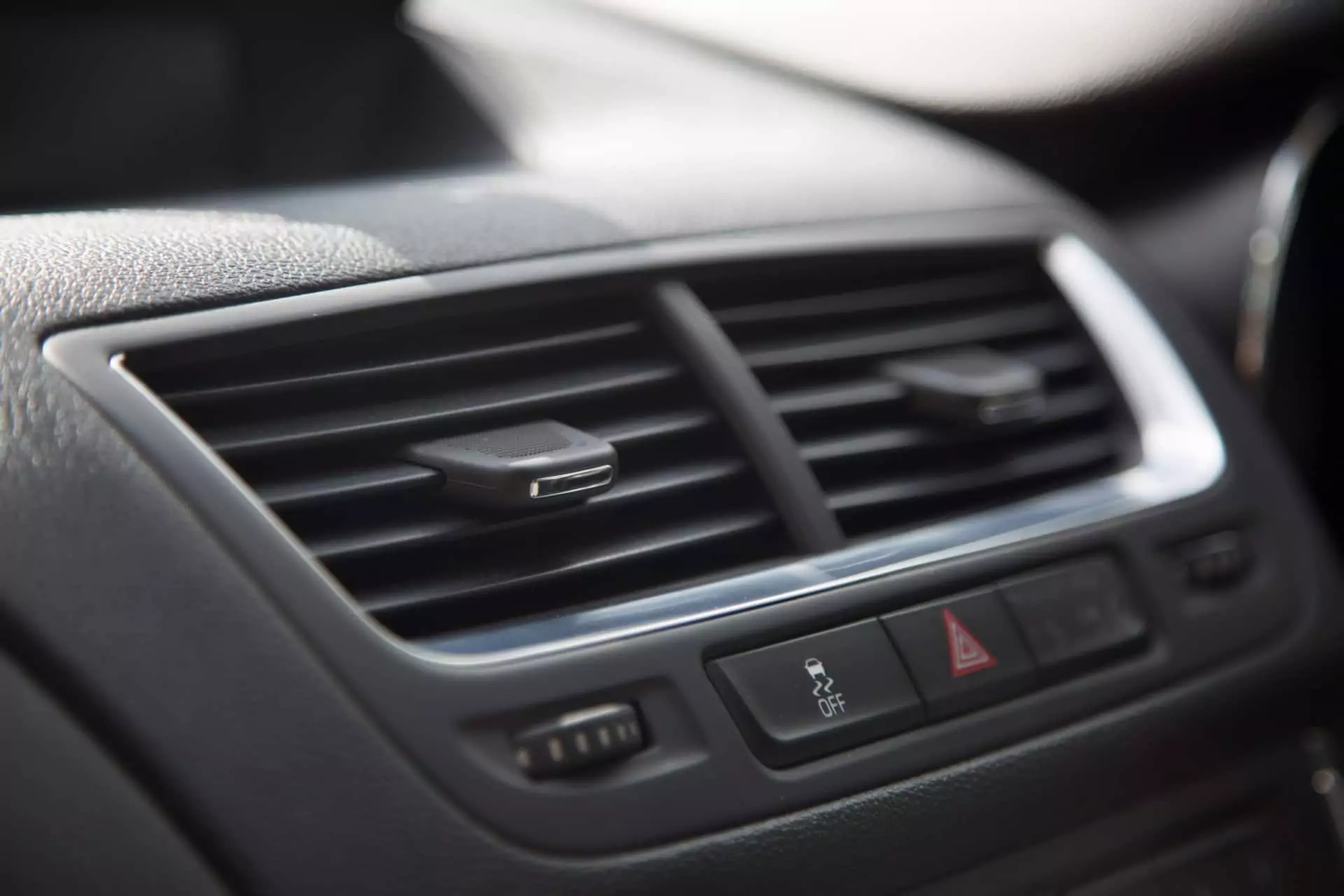 Rincian Besaran Biaya Cuci AC Mobil Innova