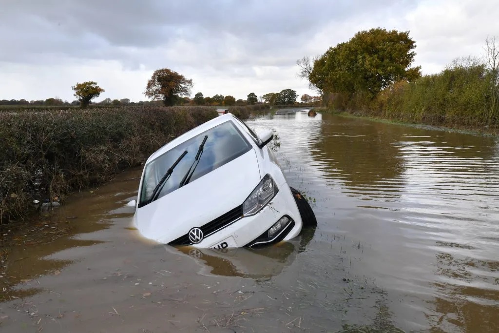 5 Kelemahan Mobil Bekas Banjir, Bisa Boncos Biaya Service