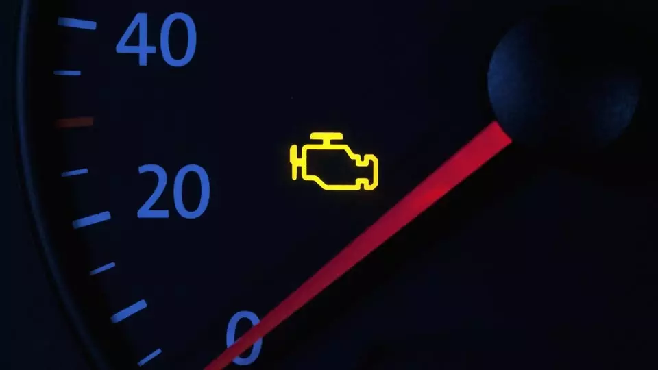 5 Penyebab Lampu Check Engine Mobil Kedap Kedip