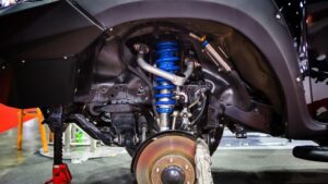 5 Penyebab Suspensi Mobil Avanza Keras & Cara Mengatasinya