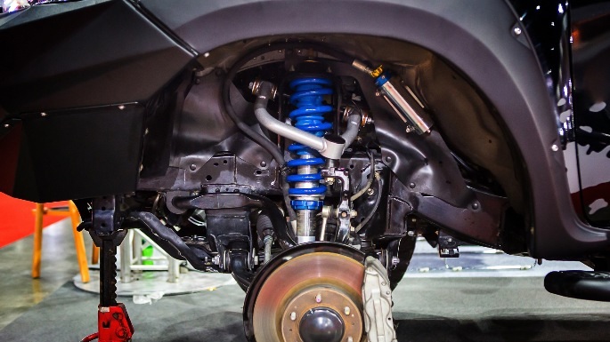 5 Penyebab Suspensi Mobil Avanza Keras & Cara Mengatasinya