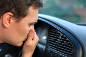 6 Cara Mengatasi Bau Tak Sedap AC Mobil, Wangi Lagi!