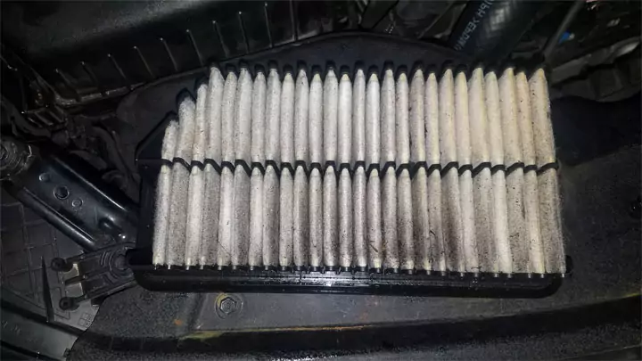 Ciri Filter Udara Mobil Kotor dan Perlu Diganti