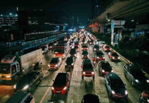 Inilah Alasan Mengapa Macet Bikin Boros Bensin pada Mobil