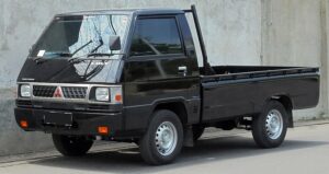Mobil Mitsubishi L300 Bekas