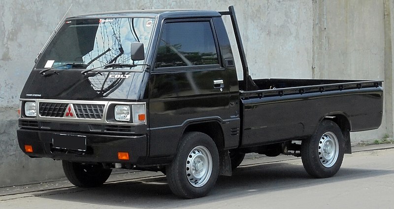 Mobil Mitsubishi L300 Bekas