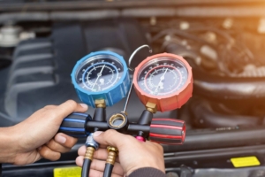 Pentingnya Cek Tekanan AC Mobil & 5 Cara Ceknya