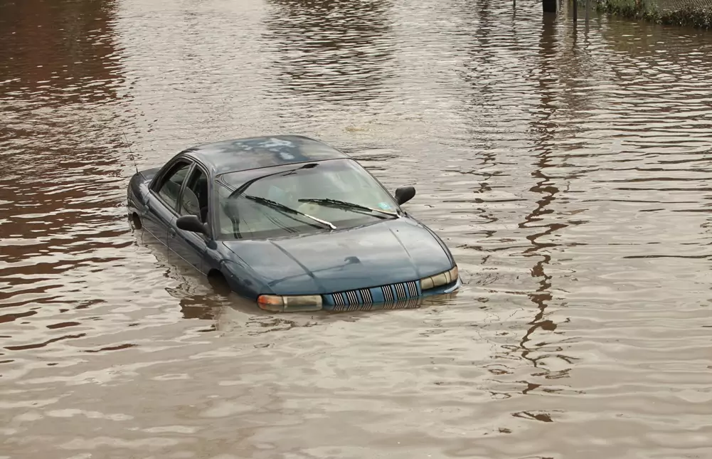 5 Cara Cek Mobil Bekas Banjir yang Teliti & Benar