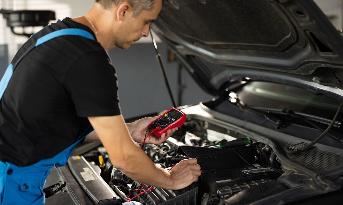 5 Cara Cek Nomor Mesin Mobil Secara Manual yang Benar