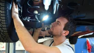 5 Tanda Kapan Ganti Shockbreaker Mobil yang Tepat, Wajib Tau!