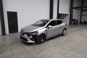 6 Resiko Beli Mobil Bekas Kecelakaan yang Wajib Diketahui