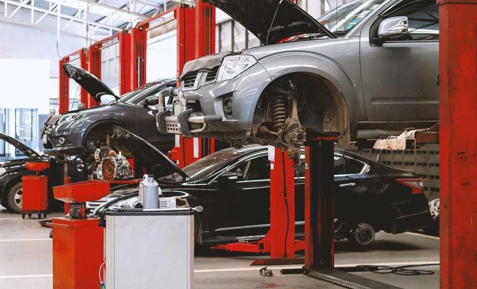 8 Tips Pilih Bengkel Mobil yang Terpercaya & Tidak Nakal