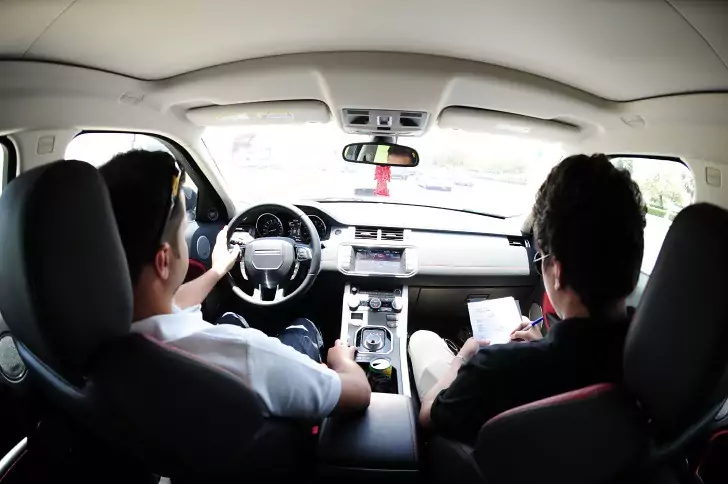 Jangan Sampai Menyesal, Ini Cara Test Drive Mobil Baru