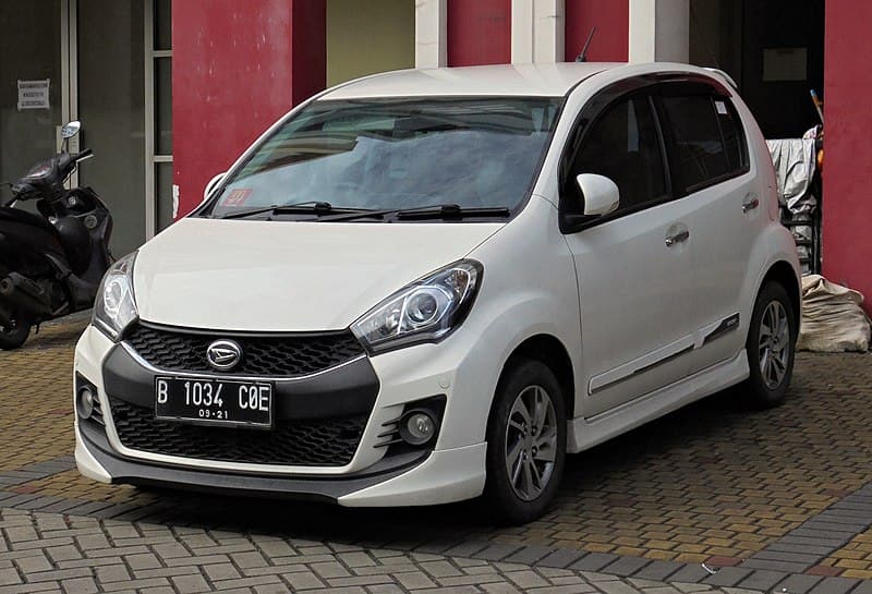 Mobil Daihatsu Sirion Bekas